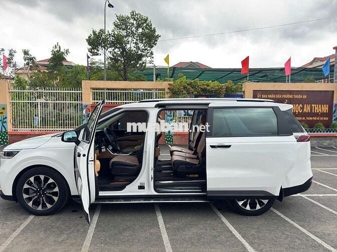 Kia Carnival Luxury 2.2D  2023  - 60 nklm