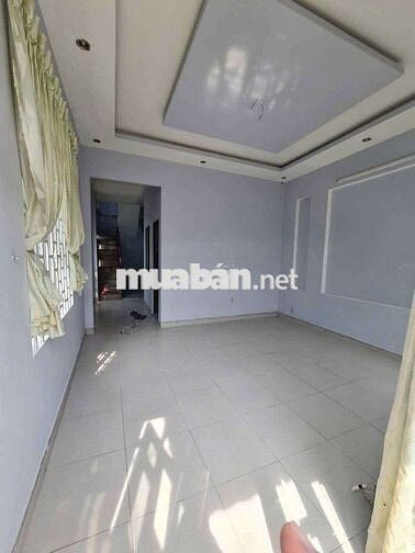 Cho thuê nhà 
 gần ngã ba ông xã gần chợ đường đoàn thị kia dĩ an