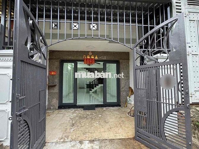 NHÀ 4 PHÒNG ĐƯỜNG XE TẢI KHU BÌNH PHÚ DT 4M X 20M