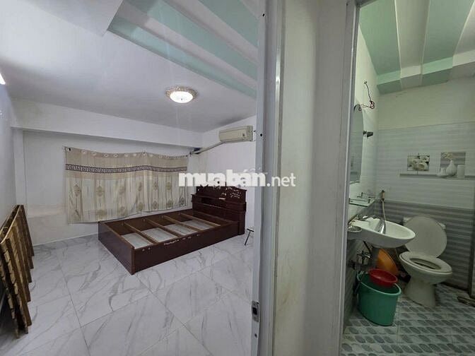 Nhà Âu Cơ, Hẻm 536 Xe Tải, 42m2, phù hợp vợ chồng trẻ