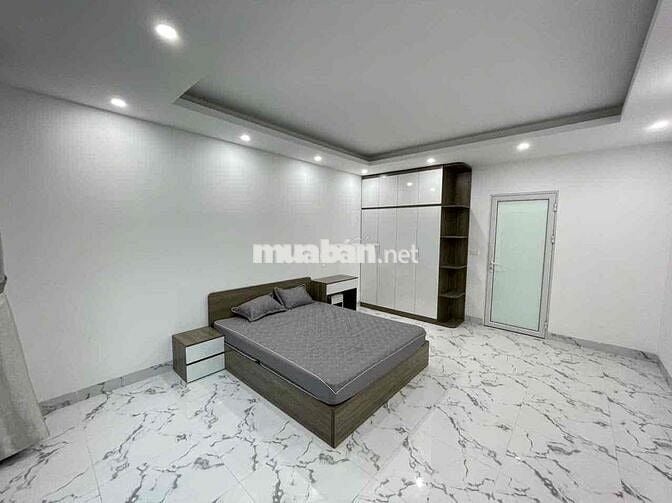 CHO THUÊ CCMN 1N1K PHỐ NGUYỄN NGỌC VŨ. 50m2. BAN CÔNG. THANG MÁY