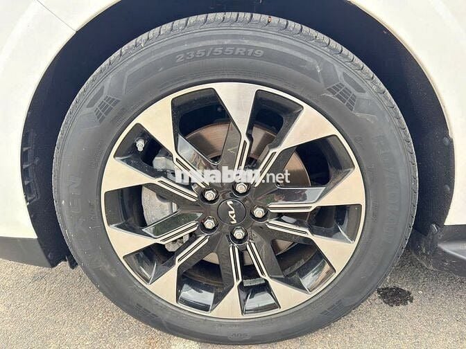 Kia Carnival Luxury 2.2D  2023  - 60 nklm
