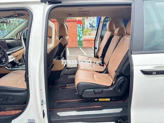 Kia Carnival Luxury 2.2D  2023  - 60 nklm