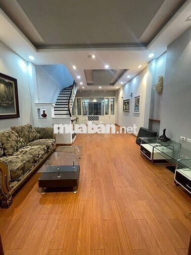 Nhà 110 Nguyễn Hoàng Tôn 50m2x 5 tầng 5pn 15tr