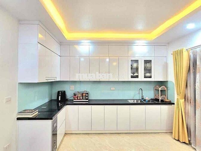 Bán nhà Láng Hạ Đống Đa S45m 6tầng thang máy sổ vuông giá 13.47 tỷ