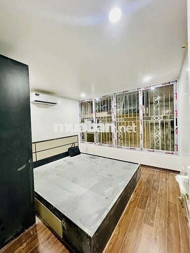 Bán căn hộ tập thể phố Cát Linh. 90M. 3 ngủ. Nhỉnh 5 tỷ.