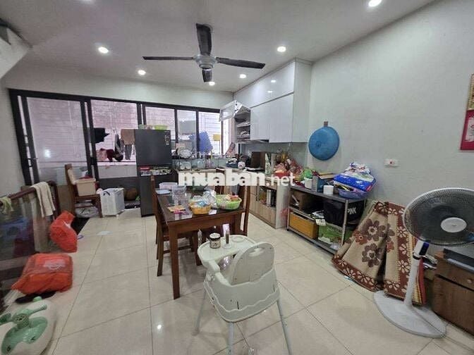 Bán nhà Chủ tự xây- Phố Trạm- gần TTTM Aeon Long Biên