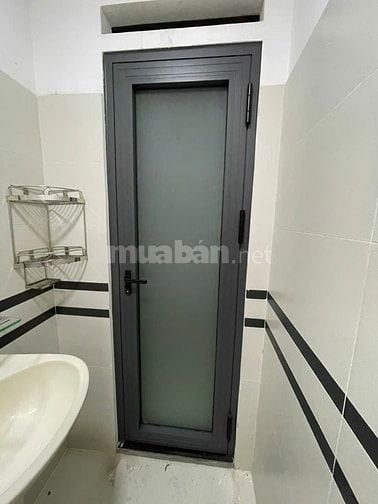  220 Nguyễn Văn Đậu P11, Q bình thạnh. DT sàn trên 100m2, 2 Lâù  ST