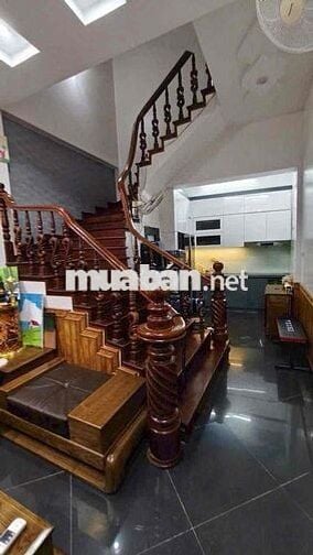 Bán nhà ở Ngõ 89 Lê Đức Thọ. Oto tránh nhau cánh 30m. Dt: 40m/ x Mt: