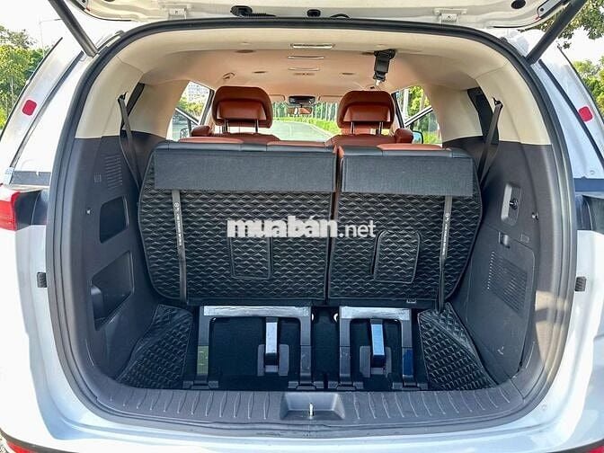Kia Carnival Premium 2.2D 7S 2024 - 24000 km