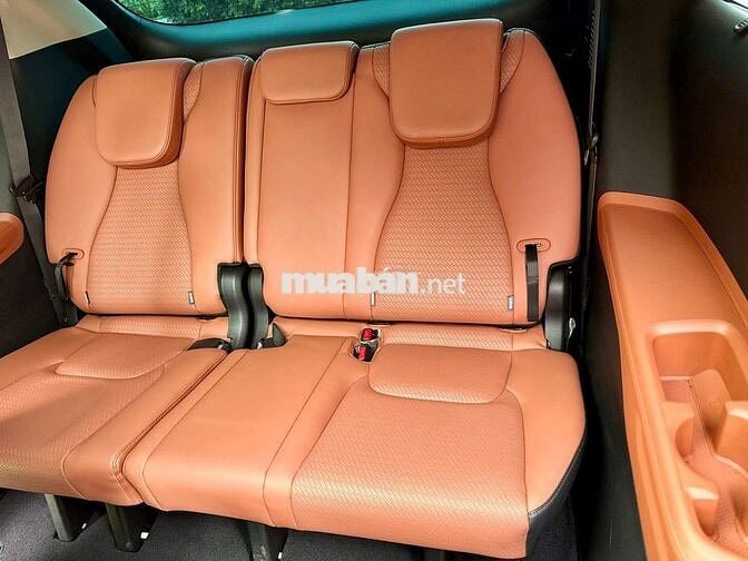 Kia Carnival Premium 2.2D 7S 2024 - 24000 km