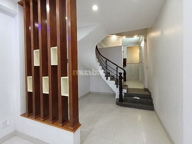  220 Nguyễn Văn Đậu P11, Q bình thạnh. DT sàn trên 100m2, 2 Lâù  ST