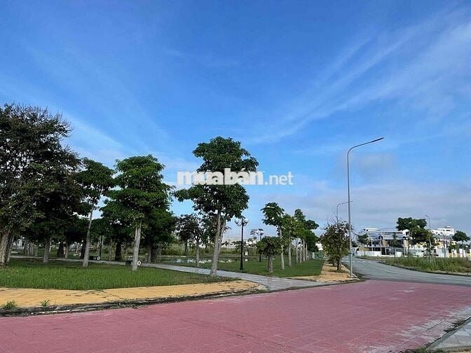 Kẹt tiền bán nhanh lô A47 Mega city chỉ 1 tỷ 150 bao phí ngang 6m