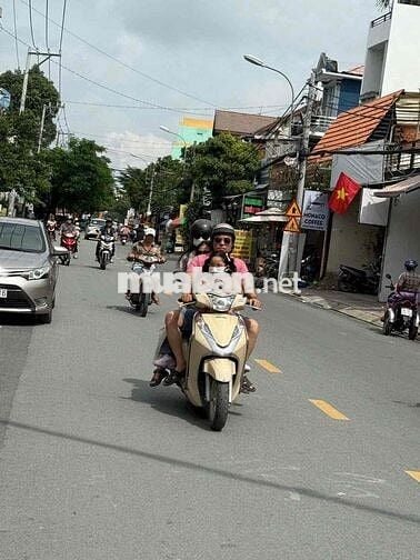 Mặt tiền Nguyễn Thị Kiểu kế trường Lê Văn Thọ