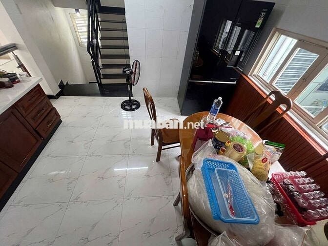 Bán nhà hẻm 240 Nguyễn Văn Luông P11 Q6