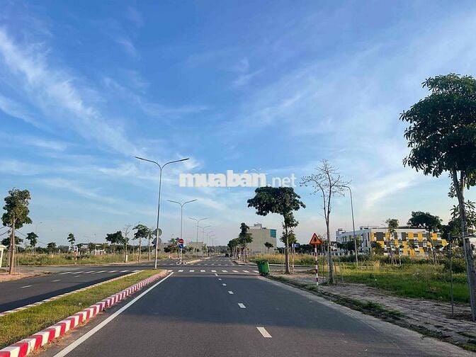 Kẹt tiền bán nhanh lô A47 Mega city chỉ 1 tỷ 150 bao phí ngang 6m