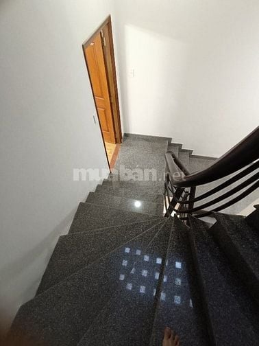  220 Nguyễn Văn Đậu P11, Q bình thạnh. DT sàn trên 100m2, 2 Lâù  ST