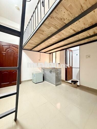 NGAY ETOWN ĐI BỘ CHỈ 2P  ĐỂ ĐI LÀM  DUPLEX CÓ MÁY LẠNH