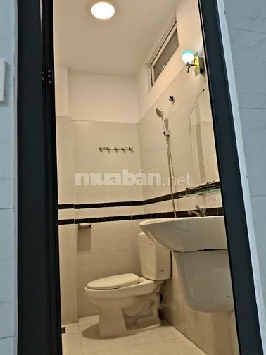  220 Nguyễn Văn Đậu P11, Q bình thạnh. DT sàn trên 100m2, 2 Lâù  ST