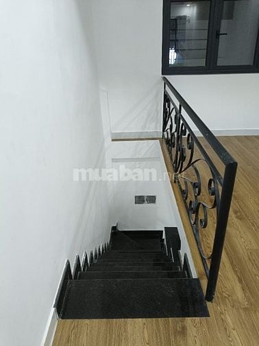  220 Nguyễn Văn Đậu P11, Q bình thạnh. DT sàn trên 100m2, 2 Lâù  ST