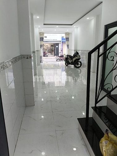  220 Nguyễn Văn Đậu P11, Q bình thạnh. DT sàn trên 100m2, 2 Lâù  ST