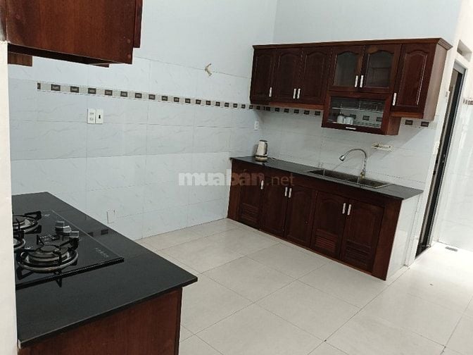  220 Nguyễn Văn Đậu P11, Q bình thạnh. DT sàn trên 100m2, 2 Lâù  ST