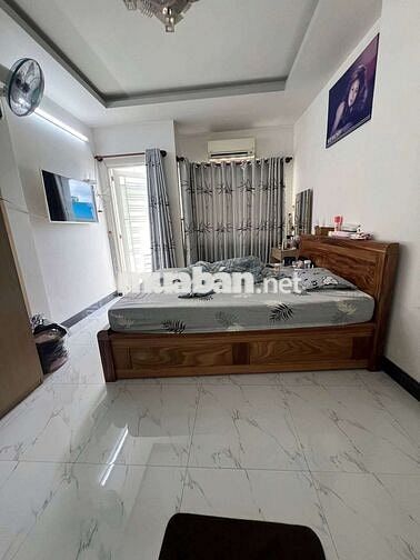 Bán nhà hẻm 240 Nguyễn Văn Luông P11 Q6