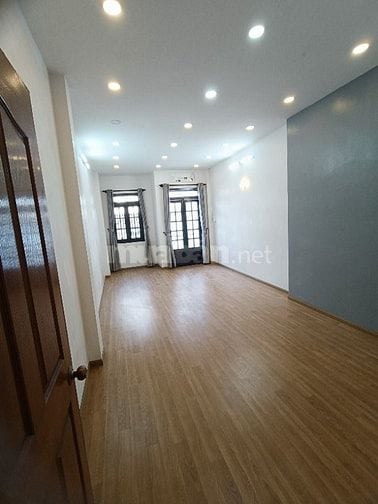  220 Nguyễn Văn Đậu P11, Q bình thạnh. DT sàn trên 100m2, 2 Lâù  ST