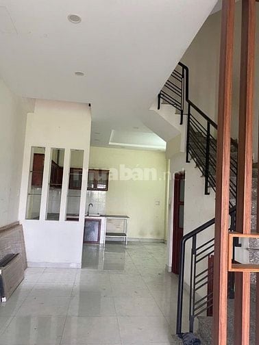Cho thuê nhà nguyên căn hẻm xe tải
