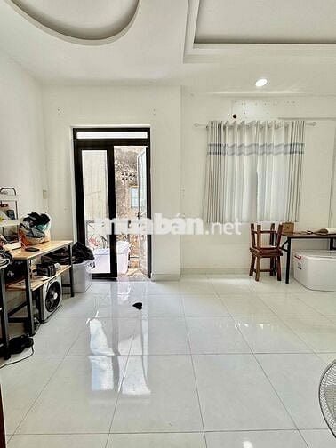CHO THUÊ NHÀ NGUYÊN CĂN 4PN-3WC-2ST NGAY CHỢ PHẠM VĂN HAI