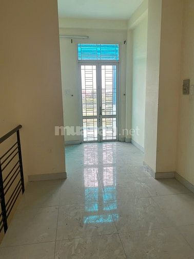 Cho thuê nhà nguyên căn hẻm xe tải