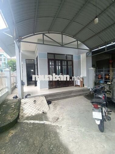 Nhà 2 mê, 2 mặt kiệt oto cách chợ lệ trạch 50m