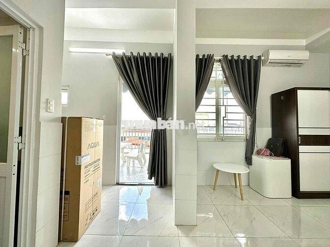 Giảm Giá Phòng Ban Công 35m2 Siêu Rộng Gần Bùi Đình Tuý Hàng Xanh