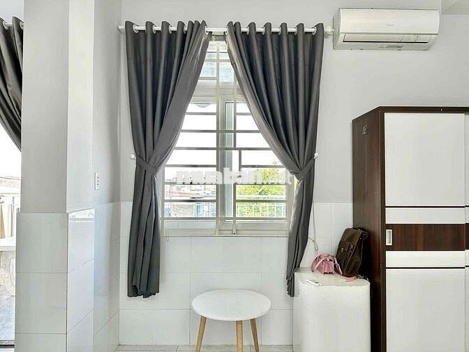 Giảm Giá Phòng Ban Công 35m2 Siêu Rộng Gần Bùi Đình Tuý Hàng Xanh