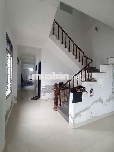 Nhà 2 mê, 2 mặt kiệt oto cách chợ lệ trạch 50m