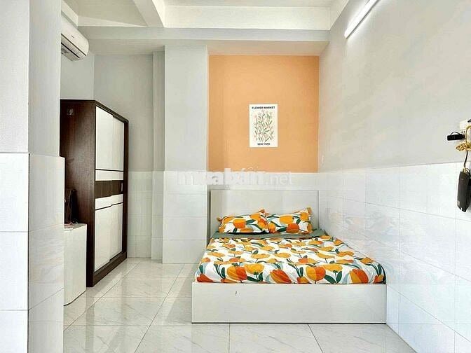 Giảm Giá Phòng Ban Công 35m2 Siêu Rộng Gần Bùi Đình Tuý Hàng Xanh