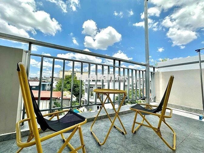 Giảm Giá Phòng Ban Công 35m2 Siêu Rộng Gần Bùi Đình Tuý Hàng Xanh