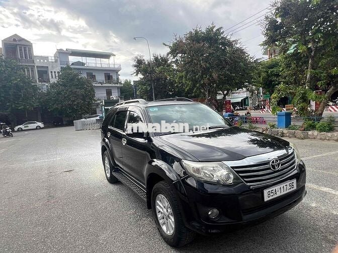 Toyota Fortuner 2013 2.7V 4x4 AT - 121000 km