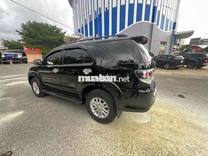 Toyota Fortuner 2013 2.7V 4x4 AT - 121000 km