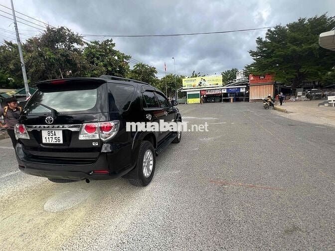 Toyota Fortuner 2013 2.7V 4x4 AT - 121000 km