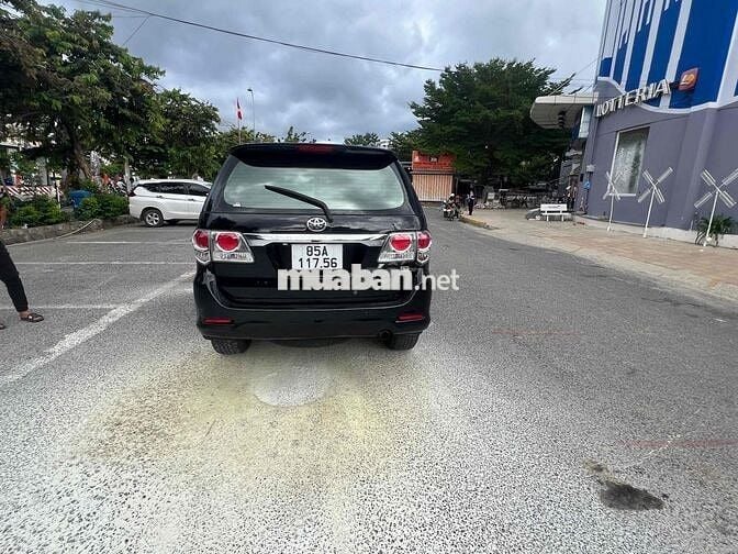 Toyota Fortuner 2013 2.7V 4x4 AT - 121000 km