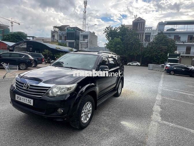 Toyota Fortuner 2013 2.7V 4x4 AT - 121000 km
