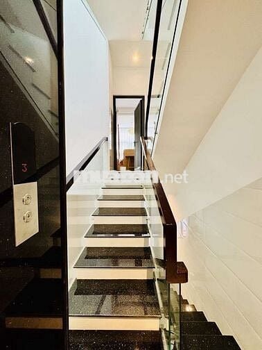 [QUẬN 1] SIÊU PHẨM GẦN NHÀ THỜ HỒNG. HAI BÀ TRƯNG 5TẦNG 6PN THANG MÁY