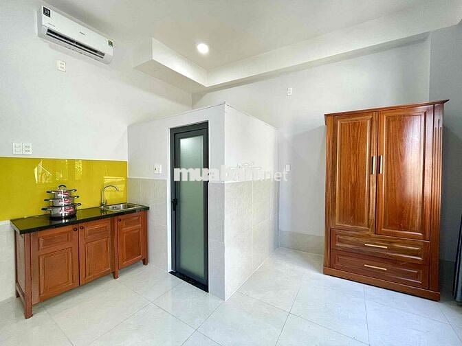 PHÒNG MỚI BAN CÔNG SIÊU THOÁNG GẦN CV LÊ THỊ RIÊNG Q10 AN NINH FULL NT