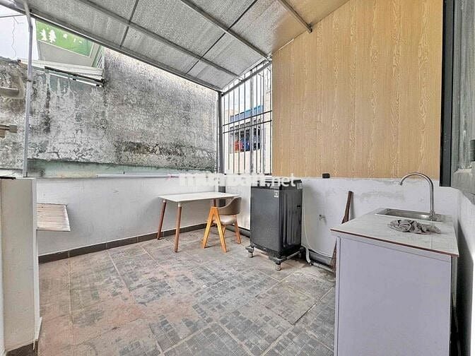 PENTHOUSE NGUYÊN TẦNG 40m2 VỚI BAN CÔNG RỘNG NGUYỄN HỒNG ĐÀO TÂN BÌNH