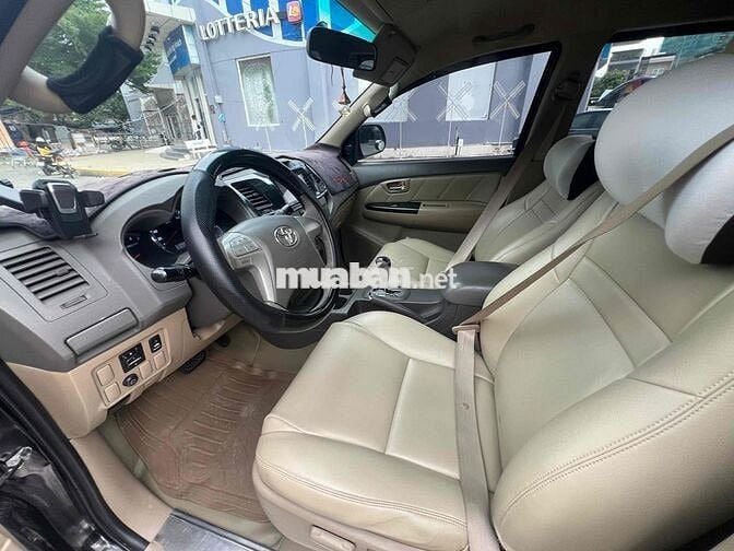 Toyota Fortuner 2013 2.7V 4x4 AT - 121000 km