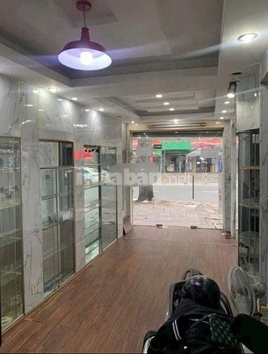 Cho thuê nhà 2 mặt tiền Trần Hưng Đạo, P.7, Q.5 giá 30tr