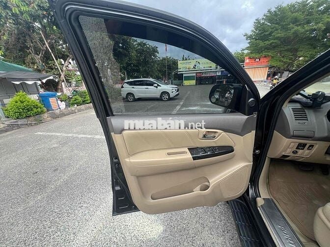 Toyota Fortuner 2013 2.7V 4x4 AT - 121000 km