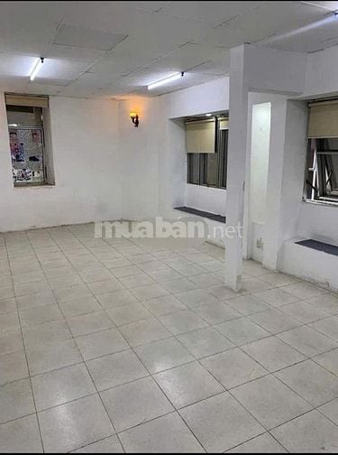 Cho thuê nhà 2 mặt tiền Trần Hưng Đạo, P.7, Q.5 giá 30tr