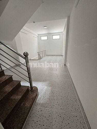 Cho thuê nhà 2 mặt tiền Trần Hưng Đạo, P.7, Q.5 giá 30tr